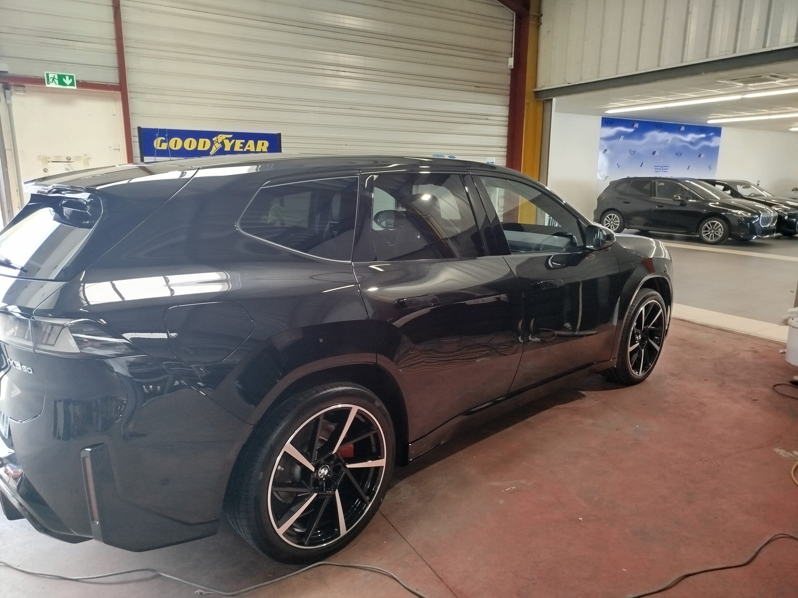 Résultat après déstickage BMW iX3 à Roanne